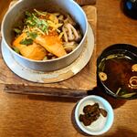 釜めし菜時記 さき亭 - 鮭いくら釜めし