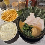 横浜家系 てつ家 市ヶ谷 - 