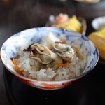 賴岡商店 - ホクホクの牡蠣釜飯