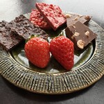 ザ タヴァン グリル＆ラウンジ - 