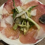 タベルナ・バルボーネ - マカジキのペッシュクルードとプンタレッレのサラダ