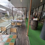 アダムス オーサム パイ - テラス席