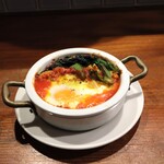 Hachihare - 旬野菜と卵のピリ辛オーブン焼き