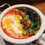 Hachihare - 旬野菜と卵のピリ辛オーブン焼き