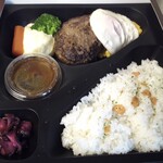 ミート矢澤 テイクアウトステーション大丸東京 - 昔はガーリックチップが無料で付いてたのに。