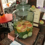 百果園 - サービスのレモン水