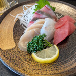 まるは食堂旅館 - 刺身盛りコースの刺身