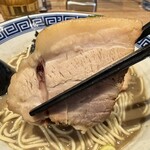 豚骨醤油 三輪 - チャーシュー