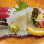 ちゅらさん亭 - 刺身盛り合わせ  どれも厚切り！