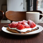 I'll  - Strawberry Pie（1300円） White Hot Latte（650円）