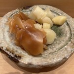 鮨 くりや川 - 2種類のガリ