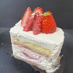 PATISSERIE ASAKO IWAYANAGI - 季節のショートケーキいちご