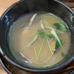 海鮮問屋 三宮 セリ壱 - アサリの味噌汁
