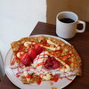 Creperie Patisserie Kommy - 苺クレープ（980円）コーヒー（500円）