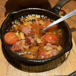 肉バル MEAT BOY N.Y  - トマトと合鴨のアヒージョ