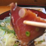 竜峡亭 - 土佐丼の鰹たたきリフトアップ