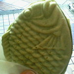 渋谷白いタイヤキ - 抹茶180円。