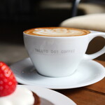 TALUTO DOT COFFEE - カフェラテ（580円）