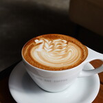 TALUTO DOT COFFEE - カフェラテ（580円）