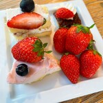 AWkitchen TOKYO 新丸ビル店 - サラダビュッフェ＋選べるパスタ＋苺デザートビュッフェ＋乾杯ドリンク4,900円