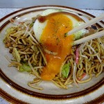 Yoshida Okonomiyaki - 半熟卵をくずしていただきます