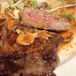 洋食の朝日 - ステーキ断面