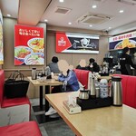 蘭州陳記牛肉麺 - 店内光景。