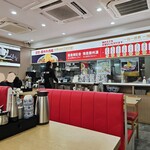 蘭州陳記牛肉麺 - 店内光景。