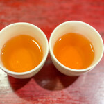 中華料理 しむら - そろそろお暇かなと思ったジャストタイミングでお嬢さんがジャスミンティーを出してくれました（いつもありがとうございます）