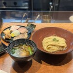 麺屋 さくら井 - 料理写真:特上昆布水つけ麺（醤油）¥2100、本日の日本酒（「作」 純米大吟醸 新酒）¥1200