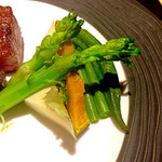 神戸牛炉窯焼ステーキ 雪月風花 北野坂 - 【ステーキ】神戸牛サーロイン（150g）の付け合せ。カブがとてもやわらかくて甘いです。