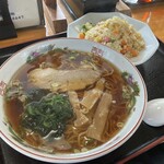 中華料理じんば - ラーメン 半チャーハン