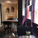 ブリティッシュ インディアン カフェ1930 - 新旧ブリティッシュロックが流れるオサレな店内