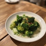 フラット - ブロッコリーのペペロンチーノ