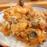 天ぷら浅沼 - 行者にんにくと小エビのかき揚げ天丼
