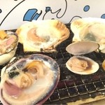 Isoya Namihei - はまぐり
                        大アサリ
                        ホタテ
                        
                        焼いて醤油…
                        間違いない味
                        美味しい