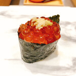 GINZA SUSHI BANYA KAI - いくら軍艦巻き