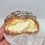 ポルトボヌール - ・「シュークリーム(¥410)」の断面。