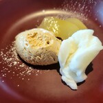 アル・ケッチァーノ  - ◇本日のドルチェ
      シルバーヴェル・ラ・フランスのコンポート・キャラメルムース