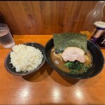 家系らーめん押忍 - 