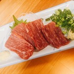 丸吉 - ●特上馬刺し