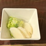 鳥長 - お漬物(レタス・大根)