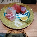 柳橋惣菜 ふく田 - 刺身盛（2切食べたあと）