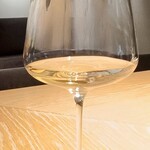 マンサルヴァ - 白ワイン『シャトー・ド・フレイ』(温前菜『牡蠣(北海道産)・玉ねぎ・レモン』とペアリング)