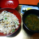 大喜庵 - 2015.01　炊き込みご飯と赤出汁