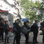 大班樓 The Chairman - 牛バラ麵の九記はいつもの行列、そのすぐ北です。