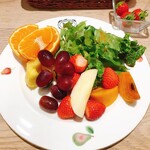 果実園リーベル - フルーツたっぷりサラダ