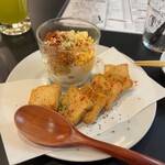 立飲場 互 - カップdeポテ玉 450円