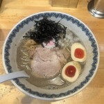 らーめんセンター トミオ - 味玉濃厚煮干しそば・1050円