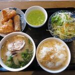 pho viet ベトナム料理 - 鶏肉のフォーセット(1190円)